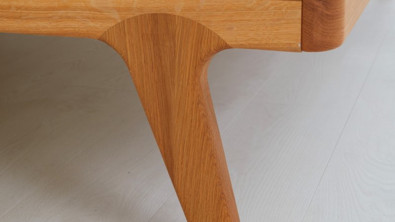 postele-z-masivu-lago-dub-dvouluzko-detail-noha.jpg